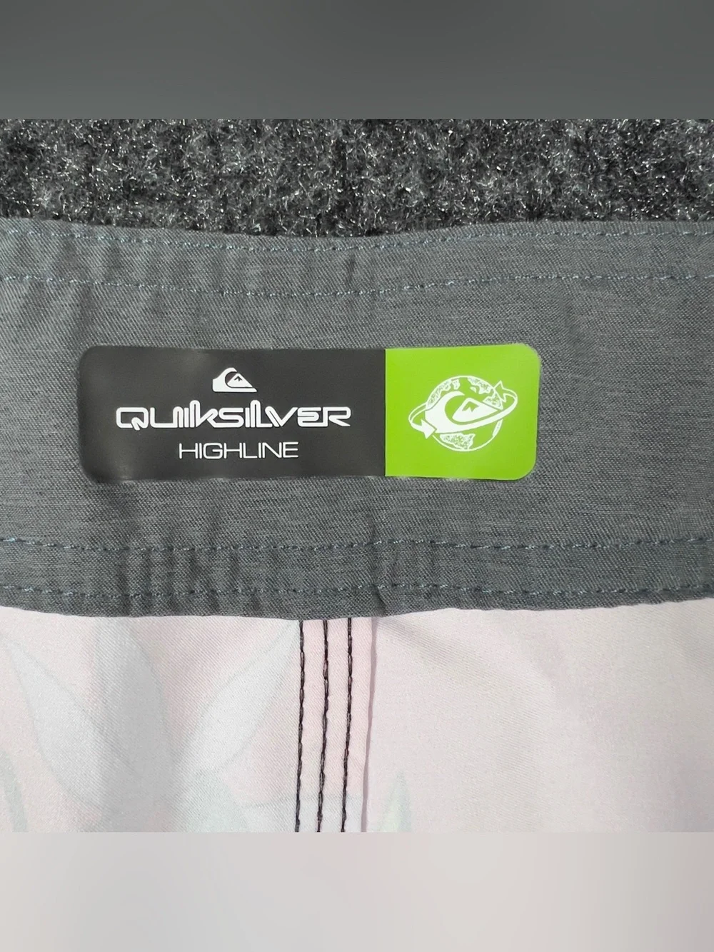 Quiksilver Highline Pink Tropical Boardshorts Swim Trunks Size 32 NWT